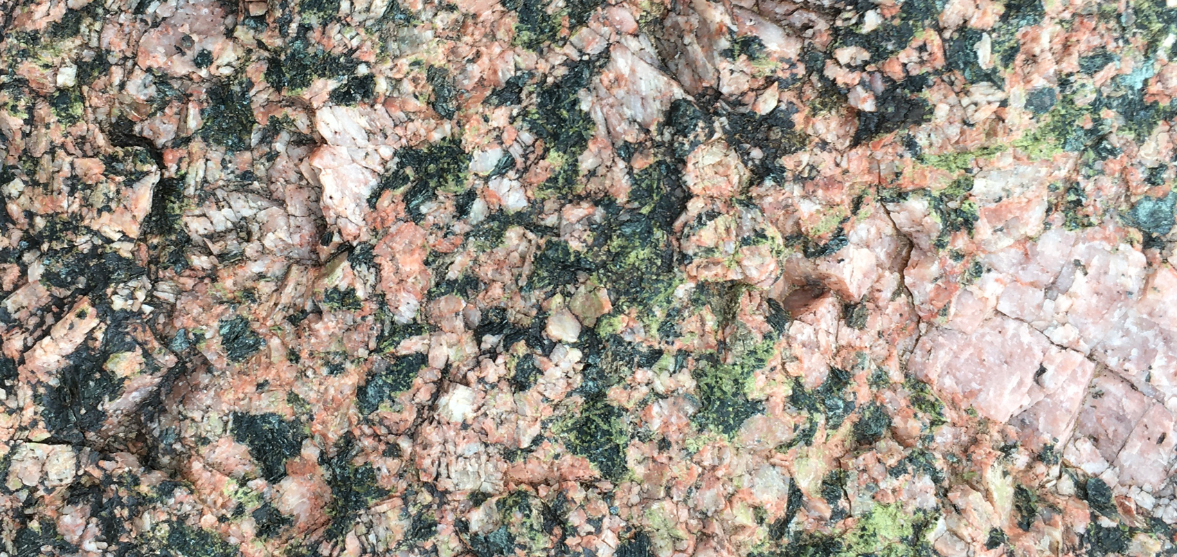 red-and-green-banner